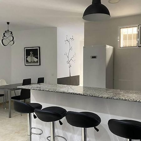 Apartamentos Manrique Jerez de la Frontera Exterior photo