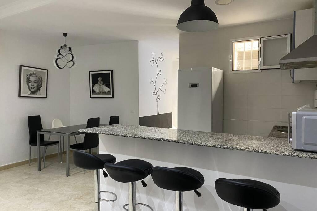 Apartamentos Manrique Jerez de la Frontera Exterior photo